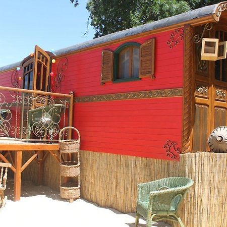 Bed and Breakfast La Roulotte "Les Saintes" Zewnętrze zdjęcie